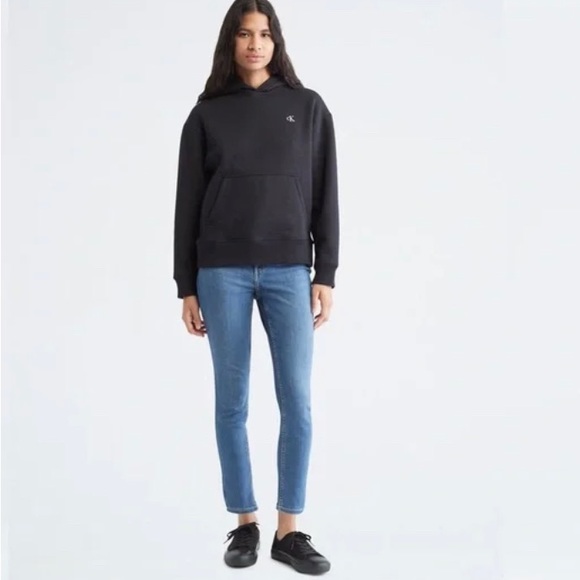 Nwt; Calvin Klein High Rise Skinny Jeans 🖤 - Picture 4 of 9